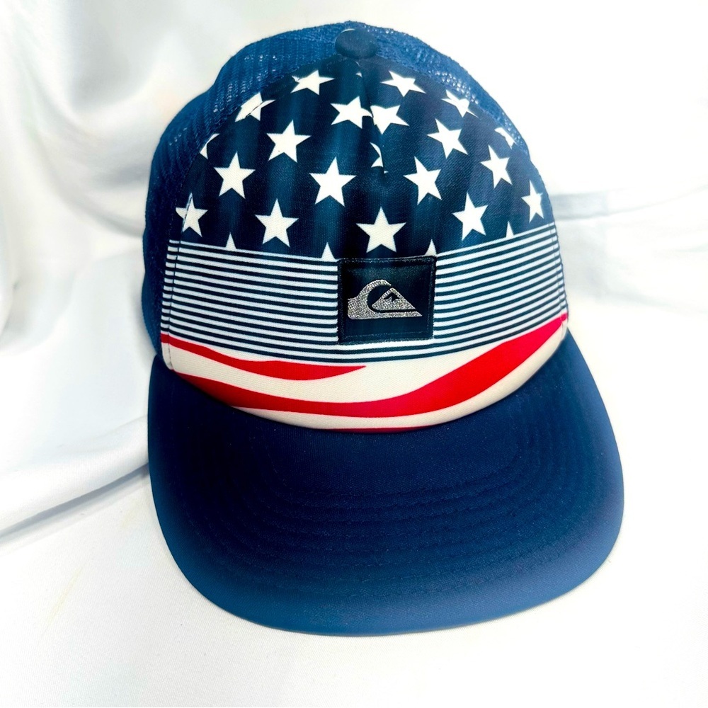 Vintage Quicksilver SnapBack Trucker Hat USA Flag Surfer Unisex Y2K Americana
